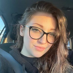 Meet your Posher, Carly